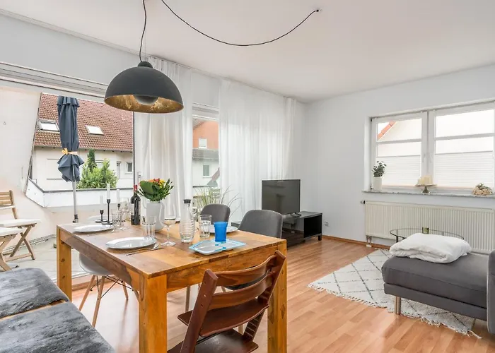 Große, moderne Wohnung im Grünen nahe Frankfurt