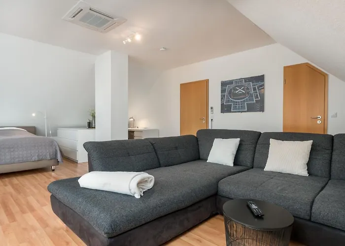 Große, moderne Wohnung im Grünen nahe Frankfurt